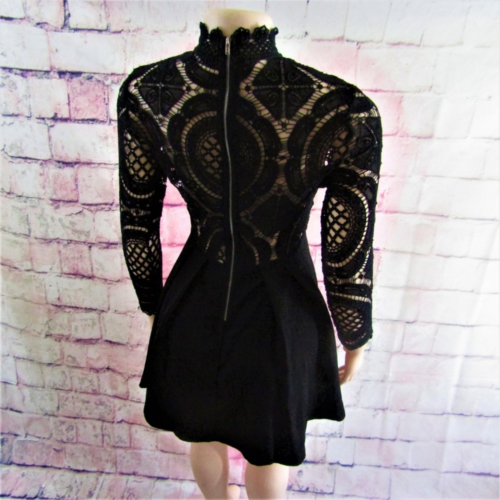 Choies High Collared Lace Skater Dress 6 - Picture 3 of 8